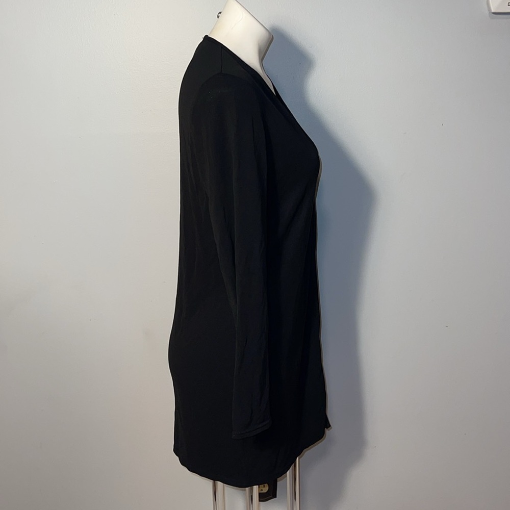 Ann Taylor One Button Down Cardigan top. Size 6. Black. Career wear. - Picture 4 of 8